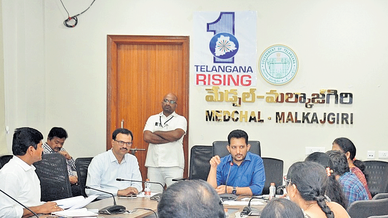 పెండింగ్‌ ఎల్‌ఆర్‌ఎస్‌ దరఖాస్తులను వెంటనే పరిష్కరించాలి