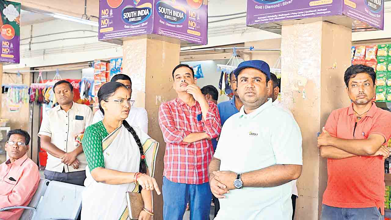 బస్టాండ్లలో సమస్యలు పరిష్కరిస్తాం