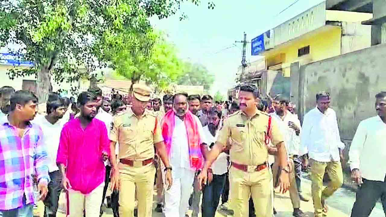 కాంగ్రెస్‌లో గ్రూపుల బలప్రదర్శన