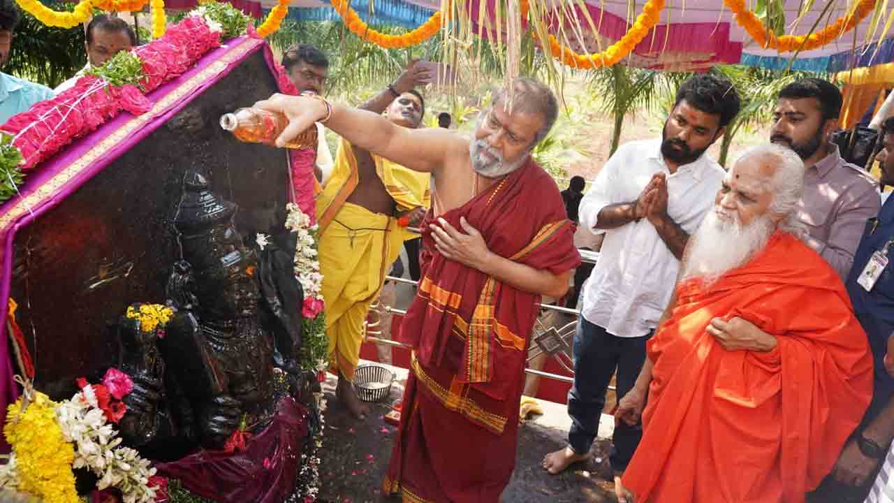 Damodara Raja Narasimha | కేతకి సంగమేశ్వర స్వామి ఆలయంలో మంత్రి దామోదర రాజ నర్సింహ పూజలు.. అధికారుల తీరుపై ఆగ్రహం