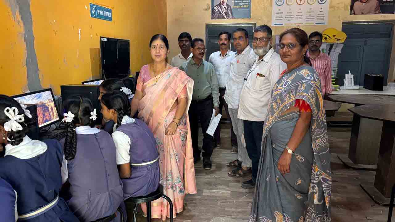 Donation | బాల్కొండ జడ్పీహెచ్‌ఎస్‌ స్కూల్‌కు పూర్వ విద్యార్థి దాతృత్వం