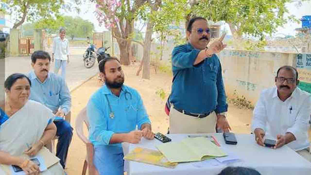 Deliveries | ప్రభుత్వ ఆస్పత్రుల్లో కాన్పులు చేయించాలి : డాక్టర్ కోటాచలం