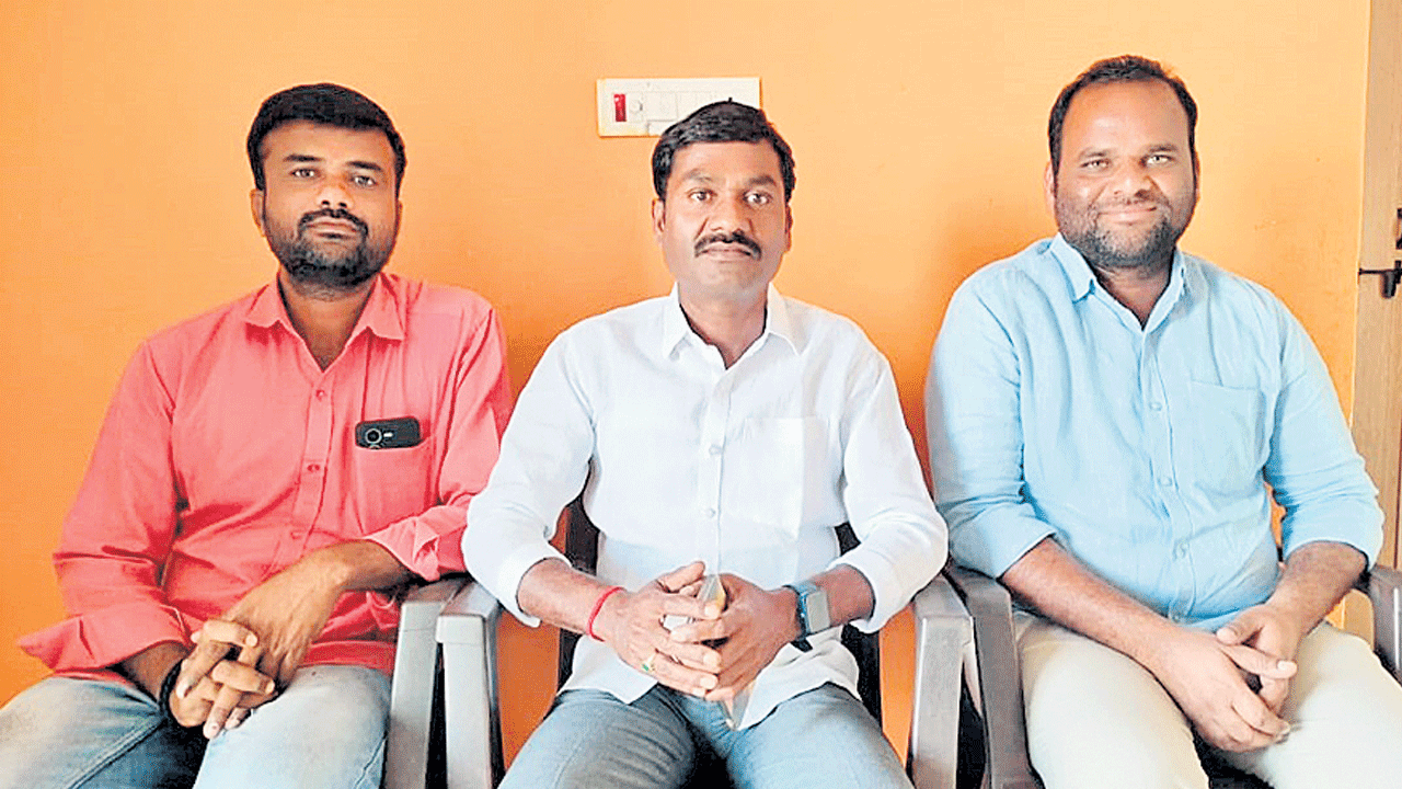 హరీశ్‌రావుపై అక్రమ కేసులు తగవు