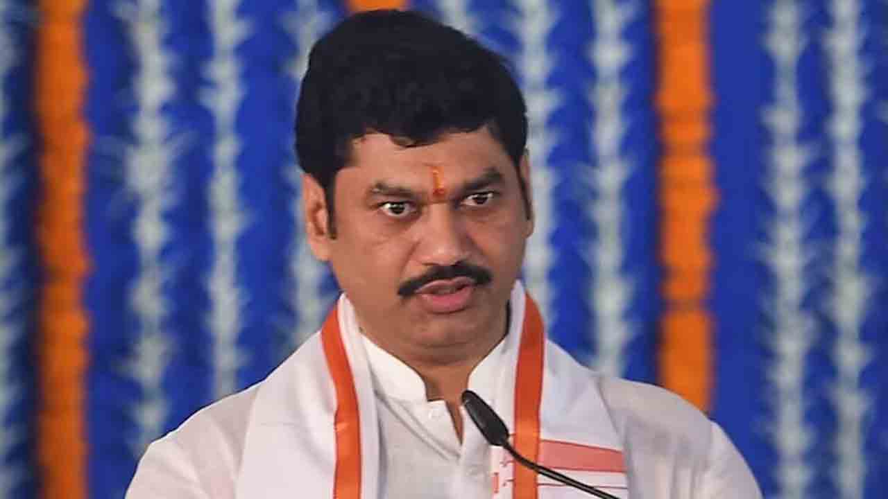 మహారాష్ట్ర మంత్రి ముండే రాజీనామా