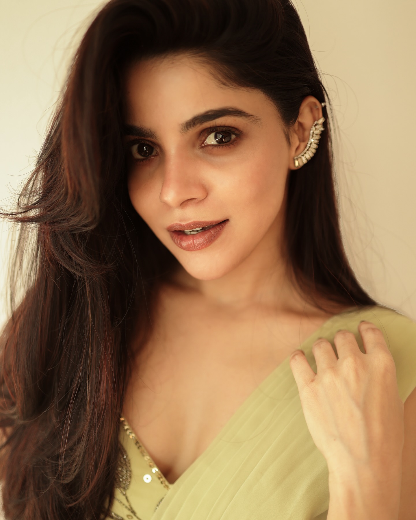 Divya Bharathi (20)