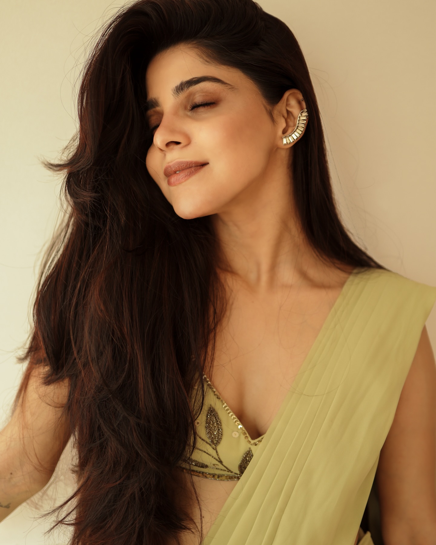 Divya Bharathi (23)