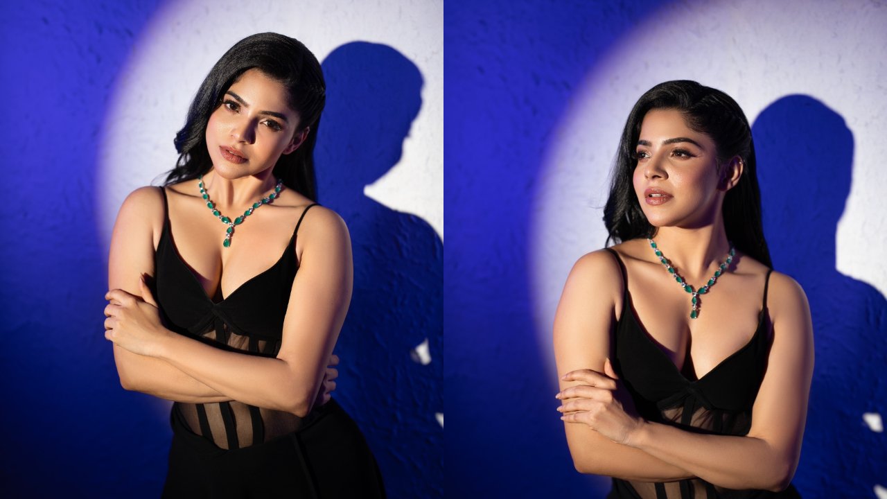 Divya Bharathi | క్లీవేజ్ షోతో క‌ళ్ళు చెద‌ర‌గొడుతున్న‌ దివ్య భారతి