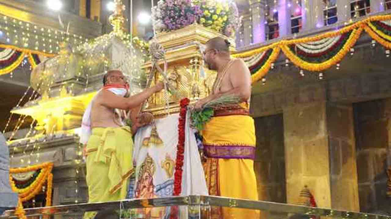 Dwajarohanam | యాదాద్రీశుడి వార్షిక బ్రహ్మోత్సవాలు.. వైభవంగా ధ్వజారోహణం