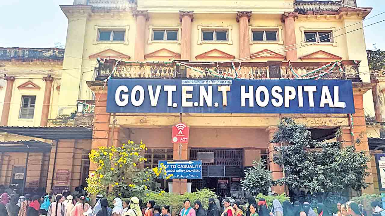 ENT Hospital | సిబ్బంది లేక ఇబ్బందులు.. వైద్యరంగాన్ని కాలరాస్తున్న కాంగ్రెస్‌
