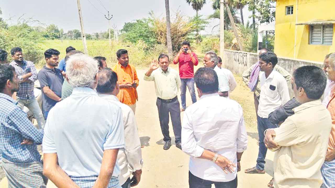 మట్టితో నింపితే.. నీళ్లెట్ల వస్తయ్‌?