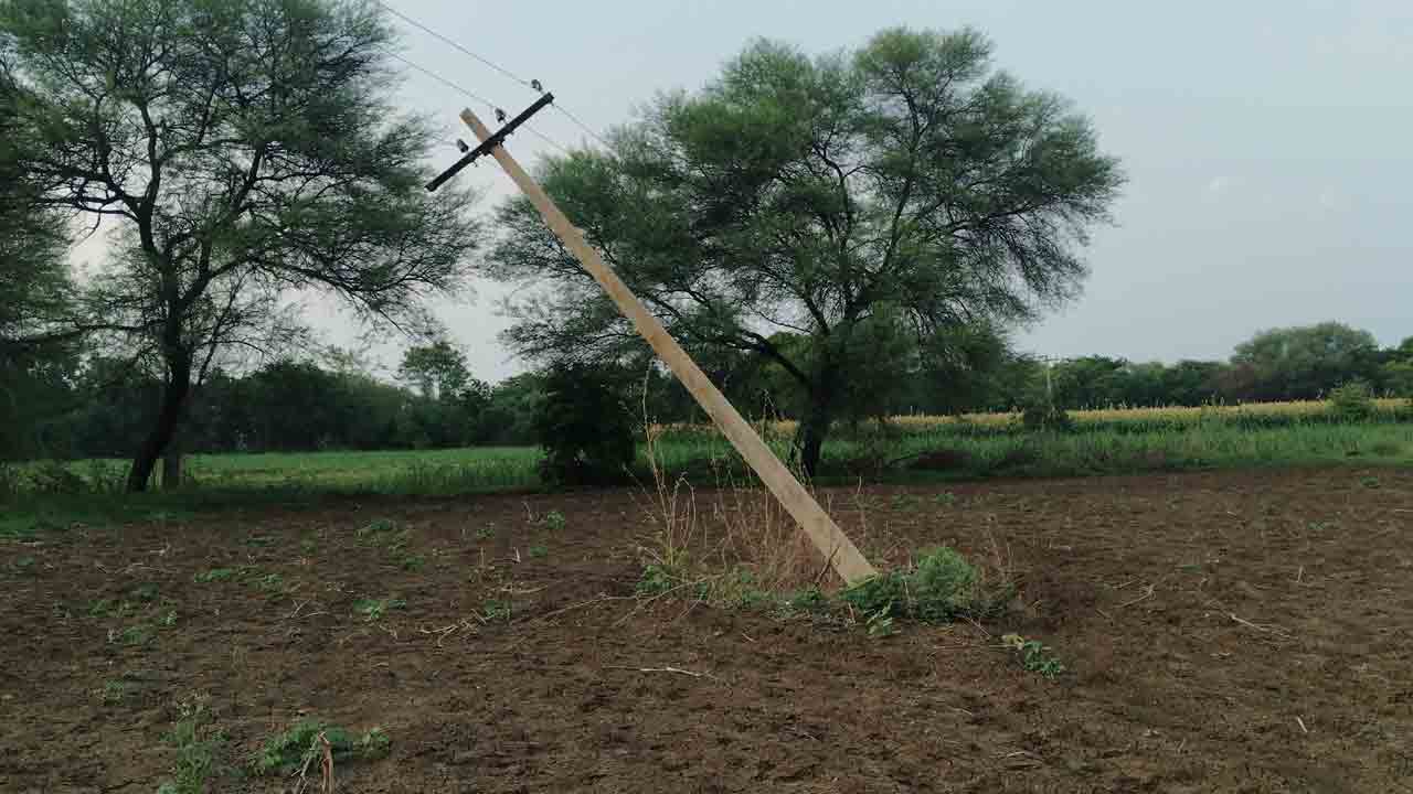 Electricity Problems | విద్యుత్‌ శాఖ అధికారులకు రైతుల కష్టాలు పట్టవా..?