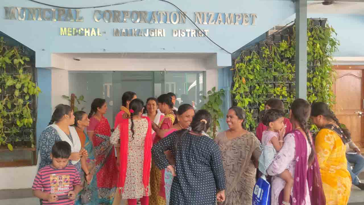 Enumerators | పది రోజుల్లోనే చెల్లిస్తామన్నారు.. మా వేతనాలు ఇవ్వండంటూ ఎన్యుమరేటర్ల విజ్ఞప్తి