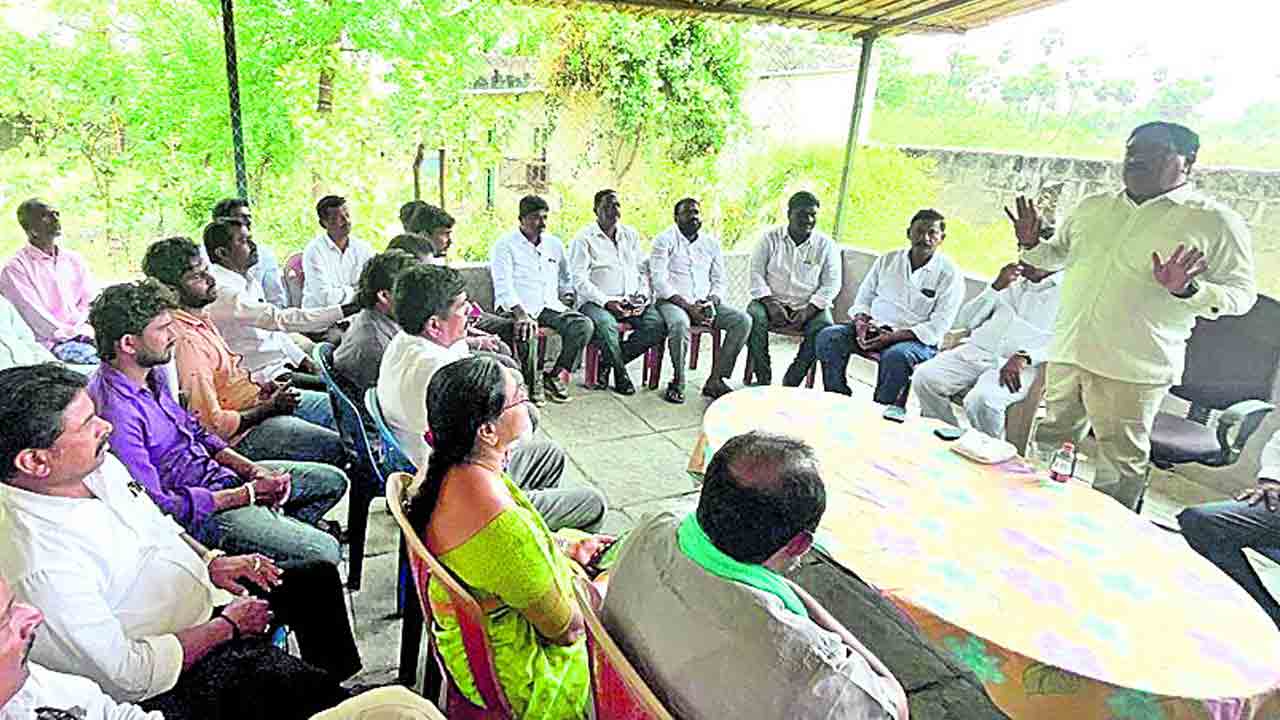 బీఆర్‌ఎస్‌ సిల్వర్‌ జూబ్లీ సభను విజయవంతం చేయాలి