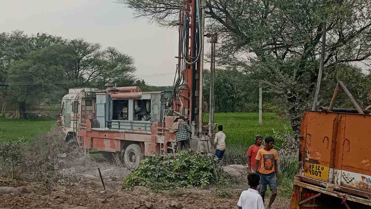 కనరాని నీటి జాడలు