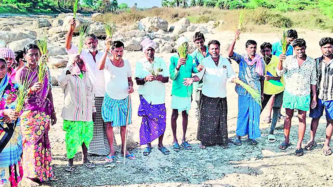 ఆకేరులోకి నీరు విడుదల చేయాలి