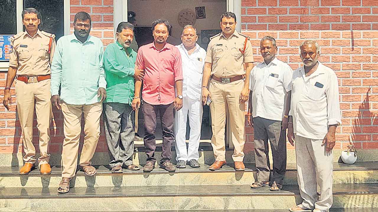 అక్రమ అరెస్ట్టులతో ఉద్యమాన్ని ఆపలేరు