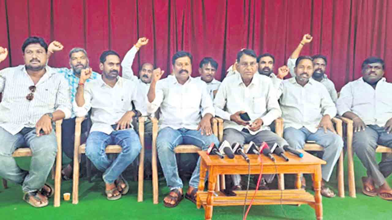 పెండింగ్‌ బిల్లుల కోసం ఎంతకైనా తెగిస్తాం