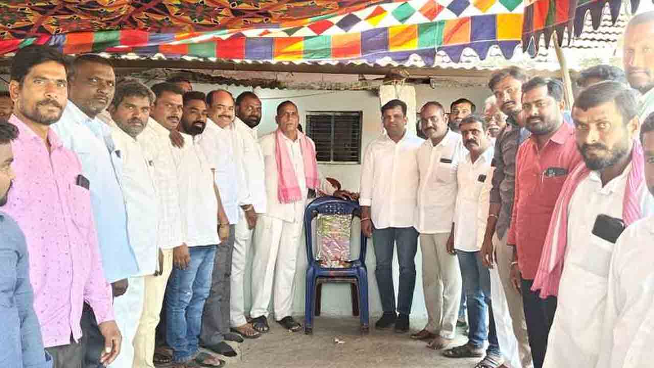 Jatangi Narasamma | జటంగి నరసమ్మకు మాజీ ఎమ్మెల్యే గాదరి కిషోర్ నివాళి