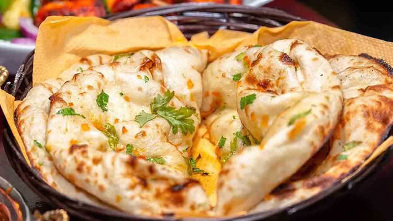 Garlic butter naan | ప్రపంచంలోని 50 బెస్ట్‌ బ్రెడ్స్‌లో టాప్‌ ప్లేస్ దక్కించుకున్న గార్లిక్‌ బటర్‌ నాన్‌‌..!