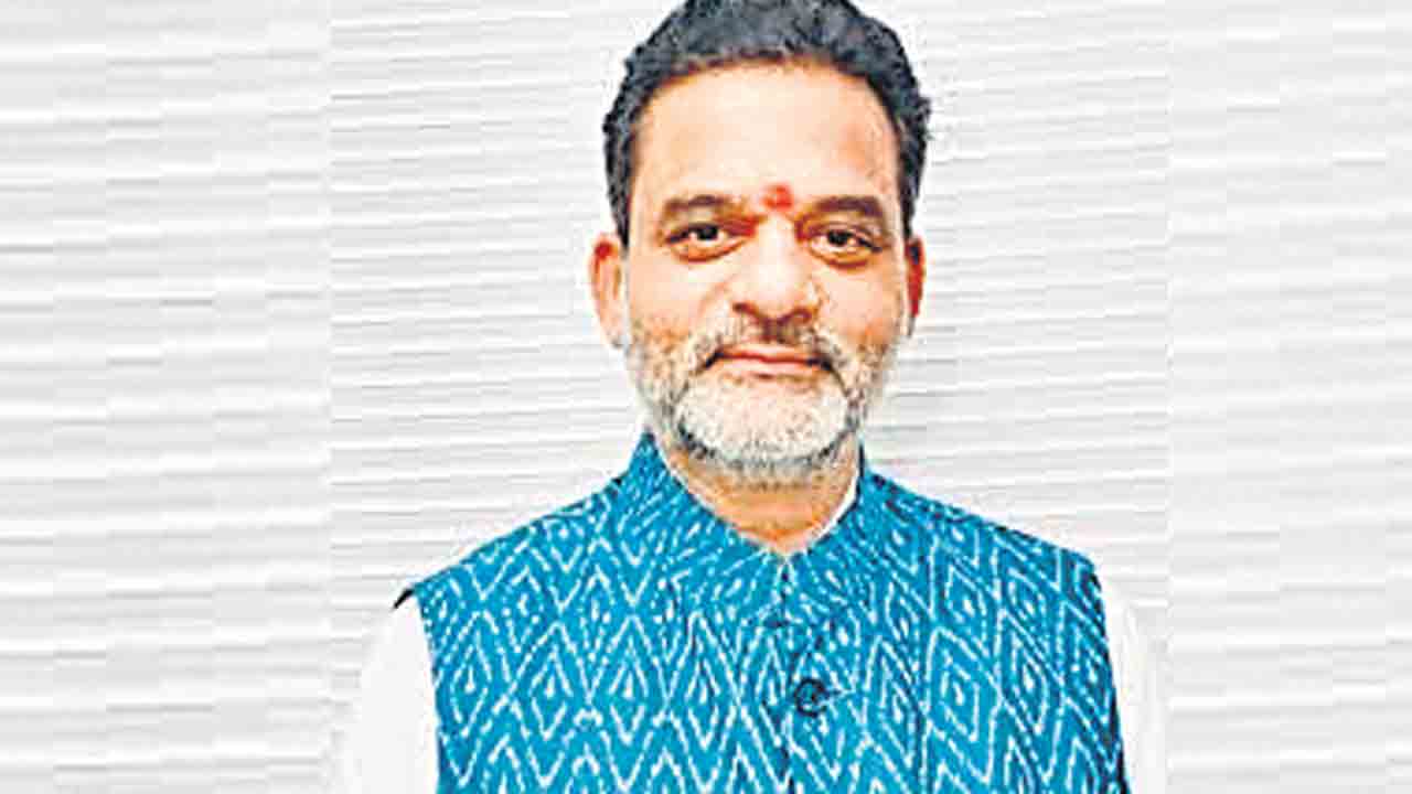 బీసీ రిజర్వేషన్లు అమలుచేయాలి