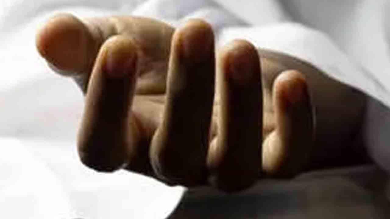 Groom | రేపే పెళ్లి.. గదిలోకి వెళ్లి వరుడు ఆత్మహత్య