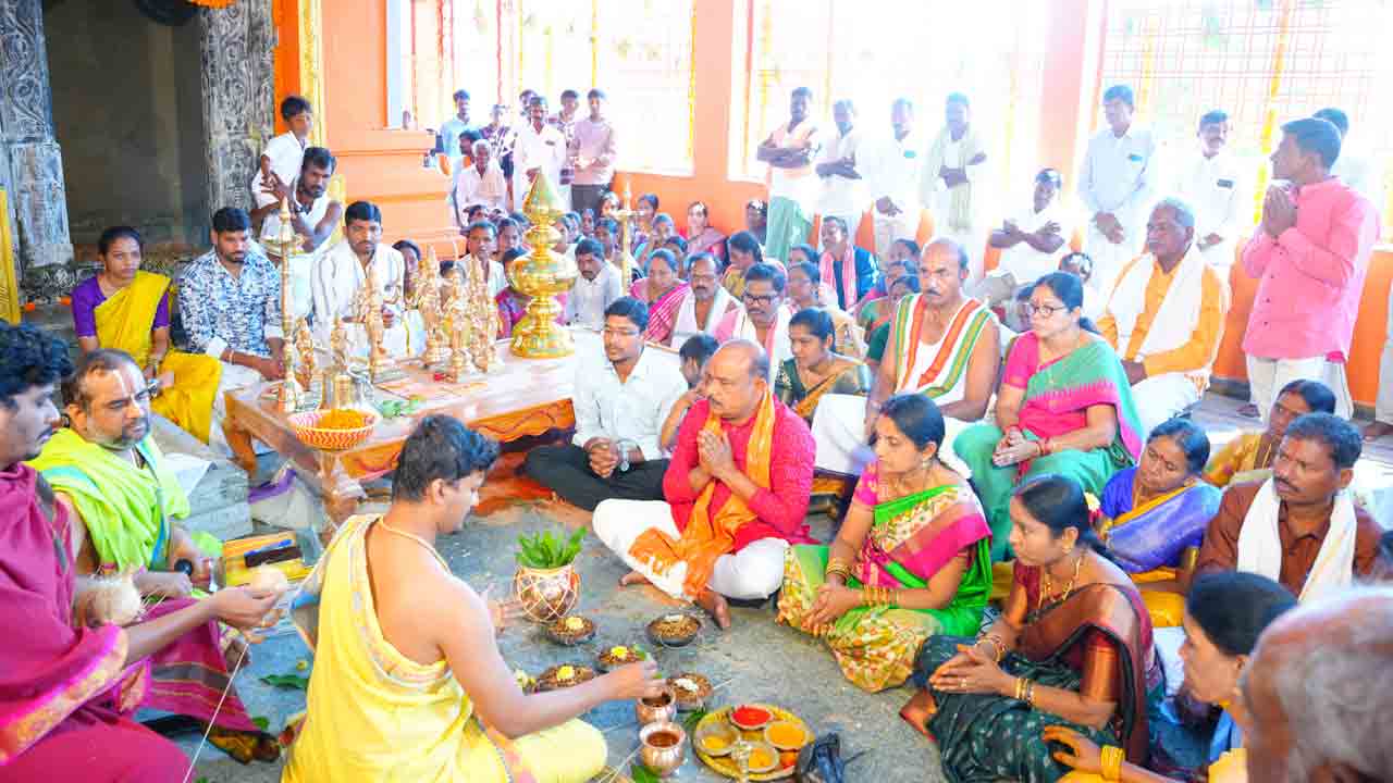 జగన్నాధపురంలో కన్నుల పండువగా వీరాంజనేయ స్వామి ధ్వజస్తంభ ప్రతిష్ట.. గ్రామమంతా ఆధ్యాత్మిక శోభ..!