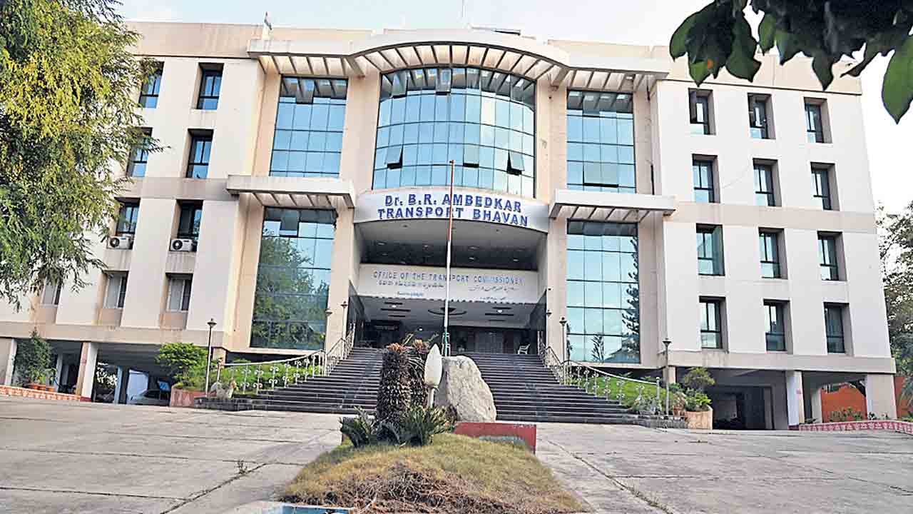 RTA | ఆర్టీఏ సేవల్లో గందరగోళం.. అస్తవ్యస్తంగా స్లాట్‌, పన్ను చెల్లింపులు, ఫ్యాన్సీ బిడ్డింగ్‌ ప్రక్రియలు