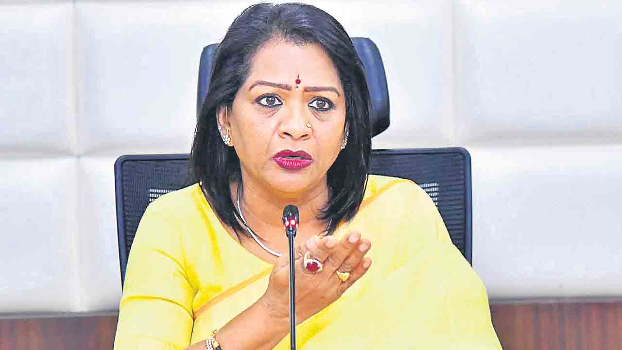 పాలనలో విఫలమై.. వివాదాలకు దగ్గరై