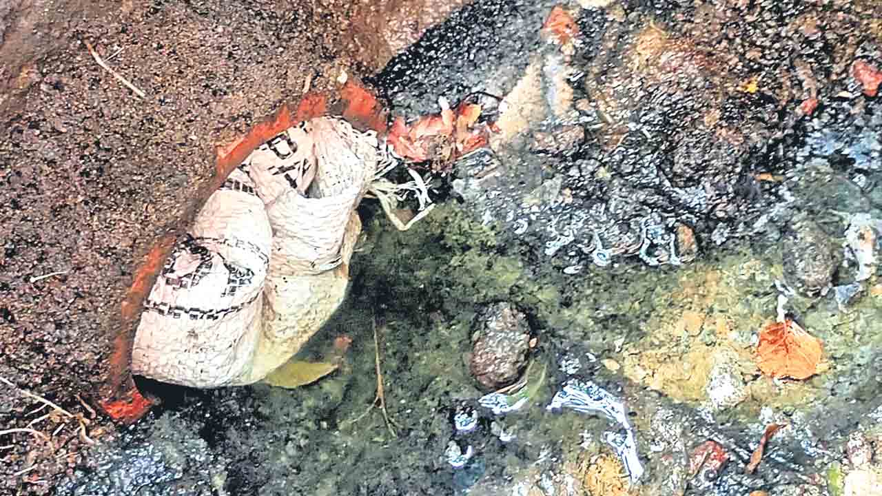 Nizampet | ఆస్తి పన్ను కడతలేరని.. డ్రైనేజీ బంద్‌ చేశారు..