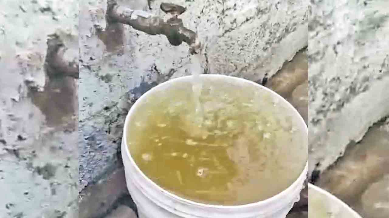 వామ్మో ఇదేం నీరు బండ్లగూడ కార్పొరేషన్‌లో కలుషిత నీరు సరఫరా