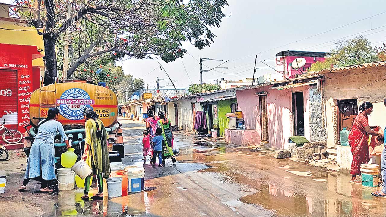 Hyderabad | మంచి నీళ్లివ్వండి మహాప్రభో! దాహార్తి తీర్చాలంటూ జనాల వినతులు