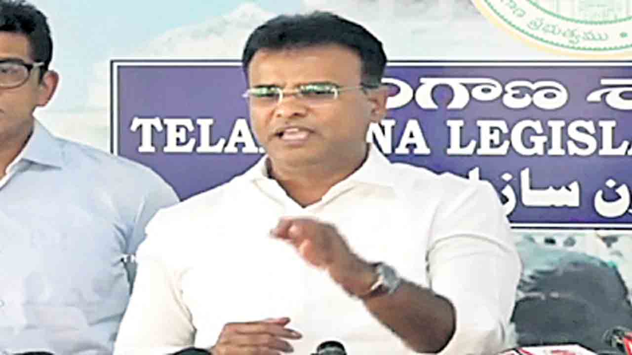 గల్లీలో కుస్తీ.. ఢిల్లీలో దోస్తీ