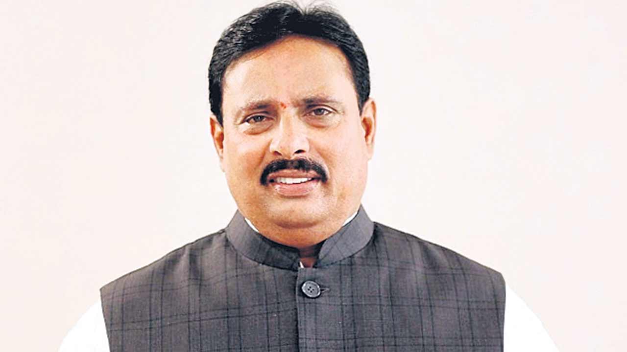 నాకు తెల్వకుండా శంకుస్థాపనలా?