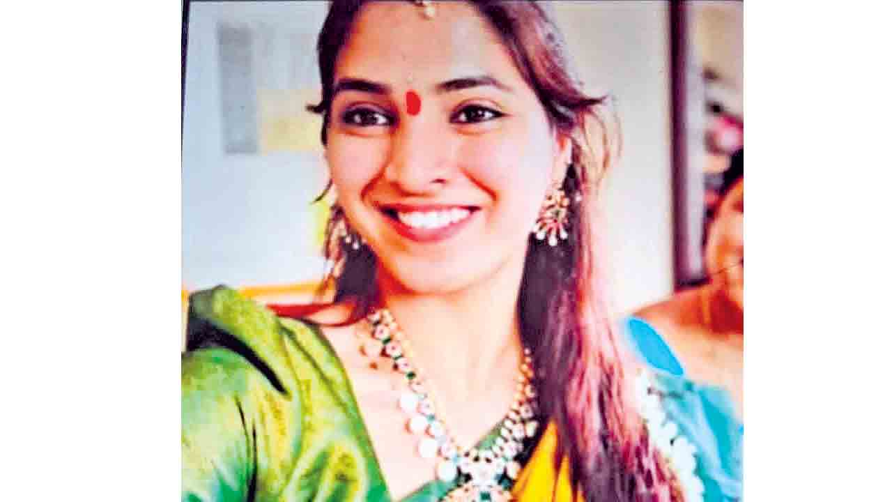 Software Employee | గోవాలో వైభవంగా వివాహం.. ఆరు నెలలకే బలవన్మరణం