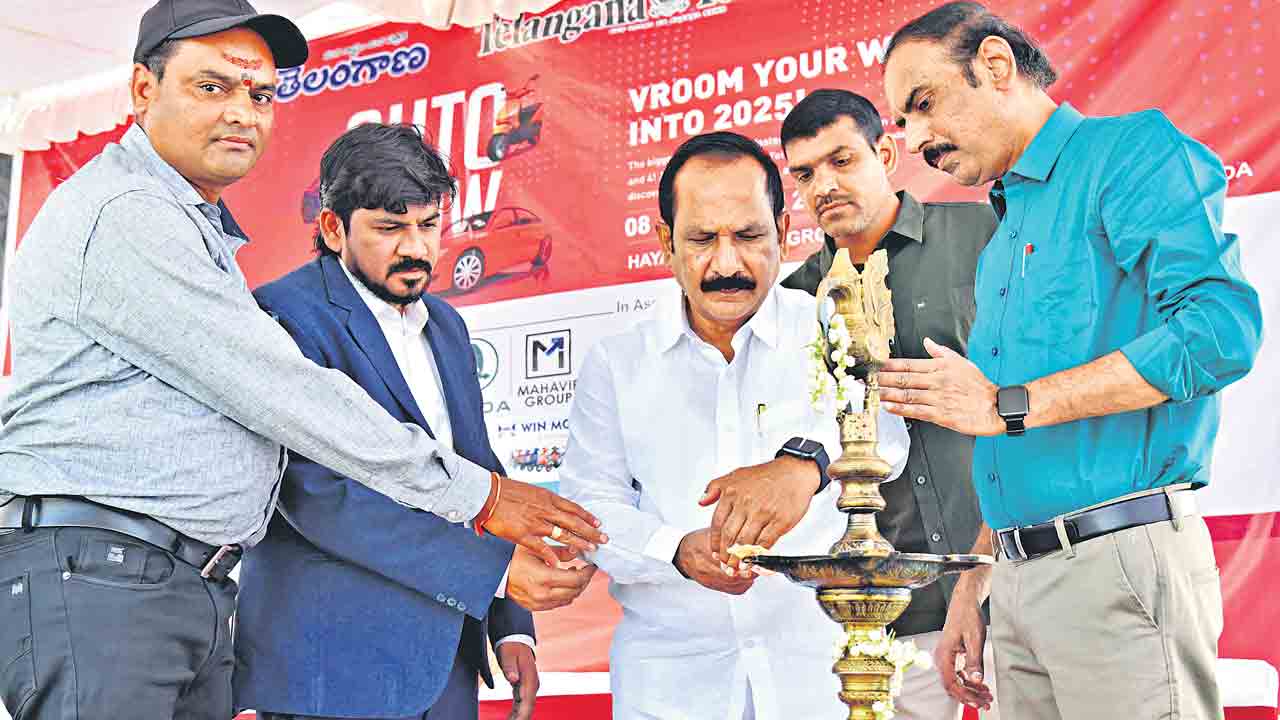 హనుమకొండలో అలరించిన ఆటోషో