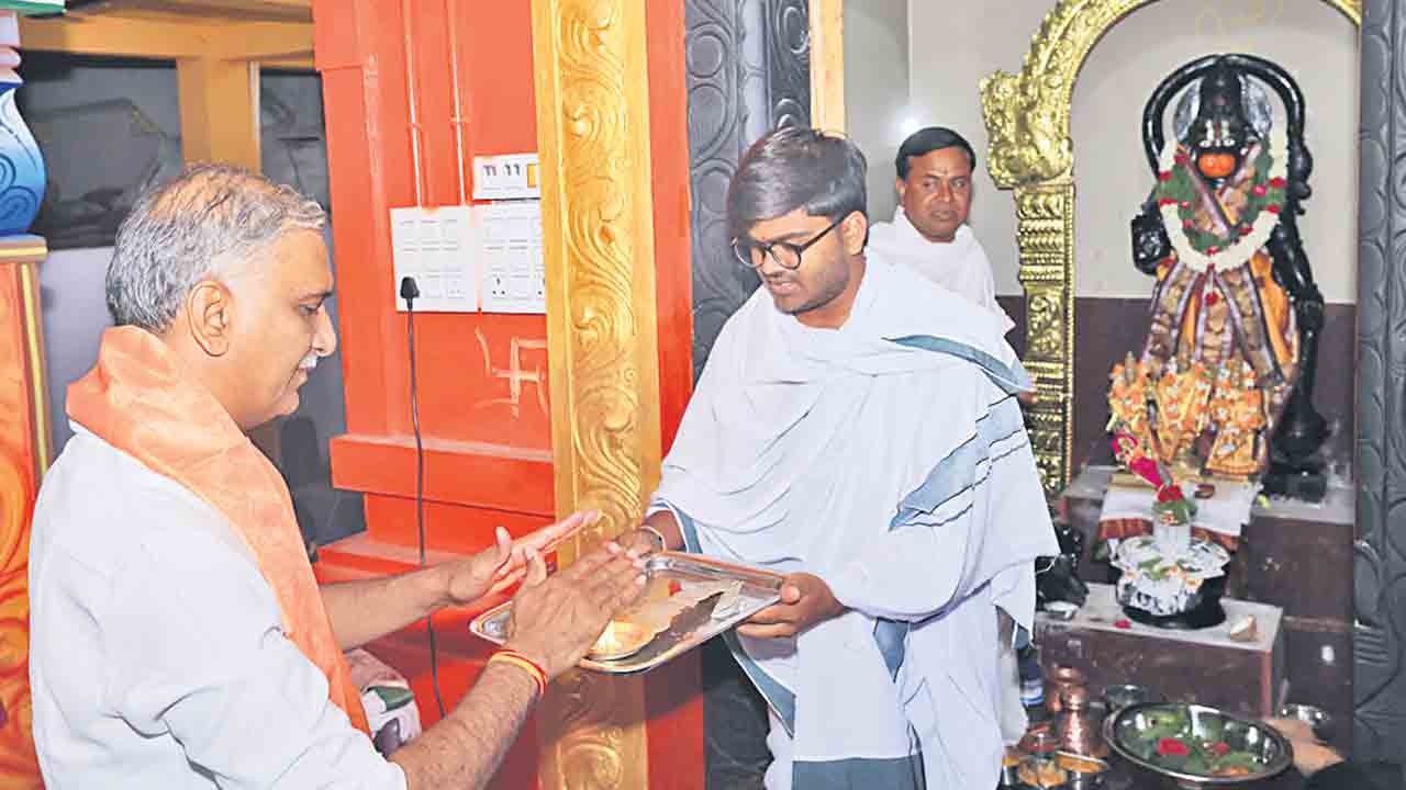 సర్వ జగత్క్ష్రకుడు ఆంజనేయస్వామి