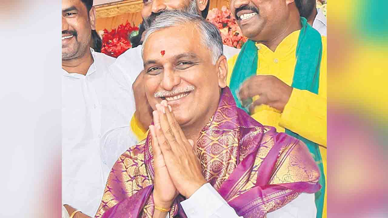 రాష్ట్ర ప్రజలు సుఖ సంతోషాలతో జీవించాలి