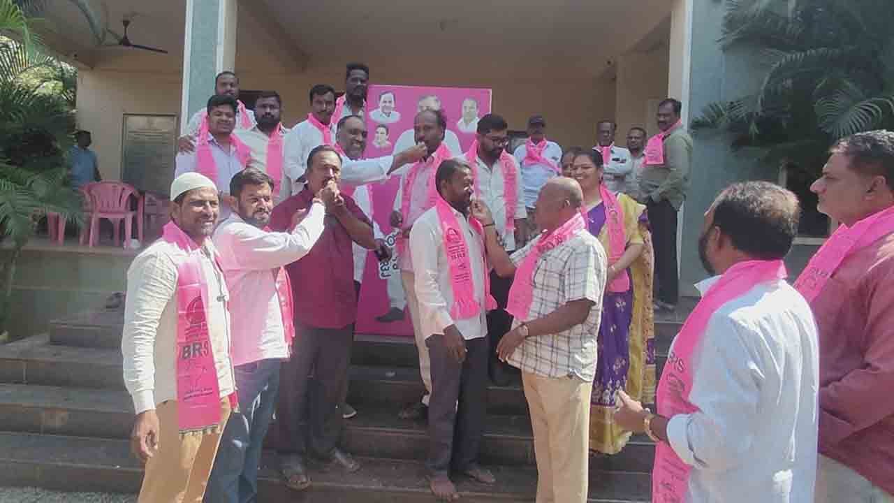 Harish Rao | హైకోర్టు తీర్పు ప్రభుత్వానికి చెంపపెట్టు లాంటిది.. హరీష్‌రావుపై కేసు కొట్టివేయడంపై బీఆర్‌ఎస్‌ నేతల సంబరాలు