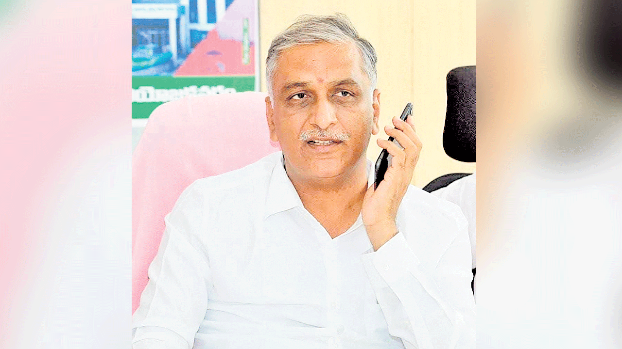 నీళ్లిచ్చి పంటలను కాపాడండి