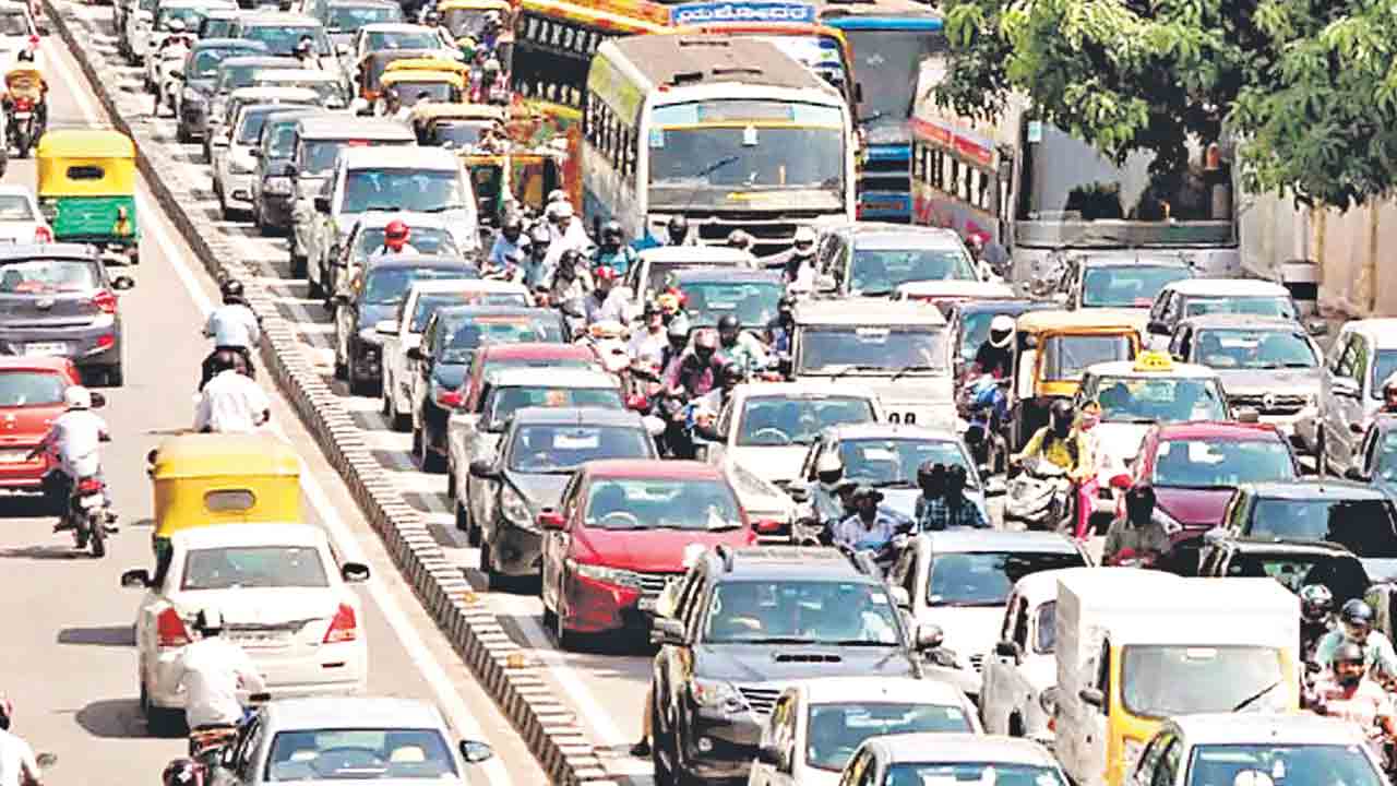 Bengaluru | ఏదీ నాటి గార్డెన్‌ సిటీ?.. నిర్మల స్వర్గ ధామం నుంచి ట్రాఫిక్‌ రద్దీతో నిండిన మహా నగరంగా బెంగళూరు!