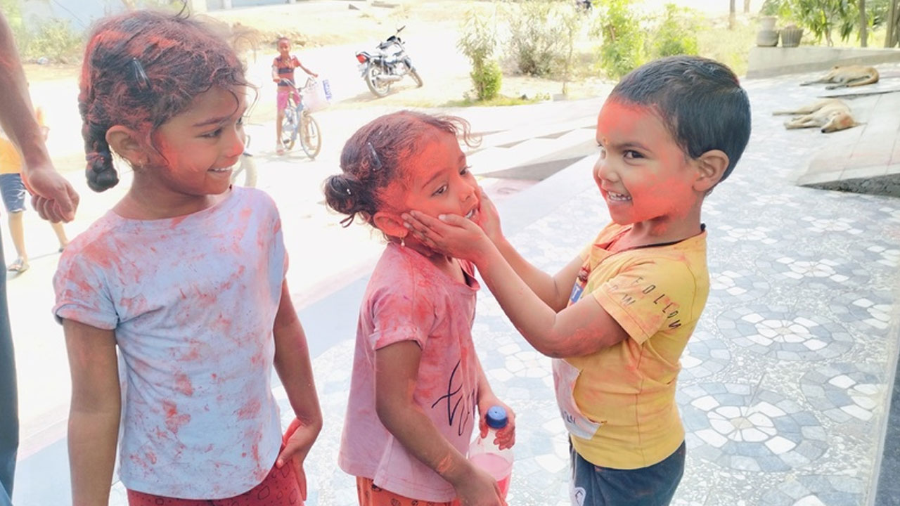 Holi 1