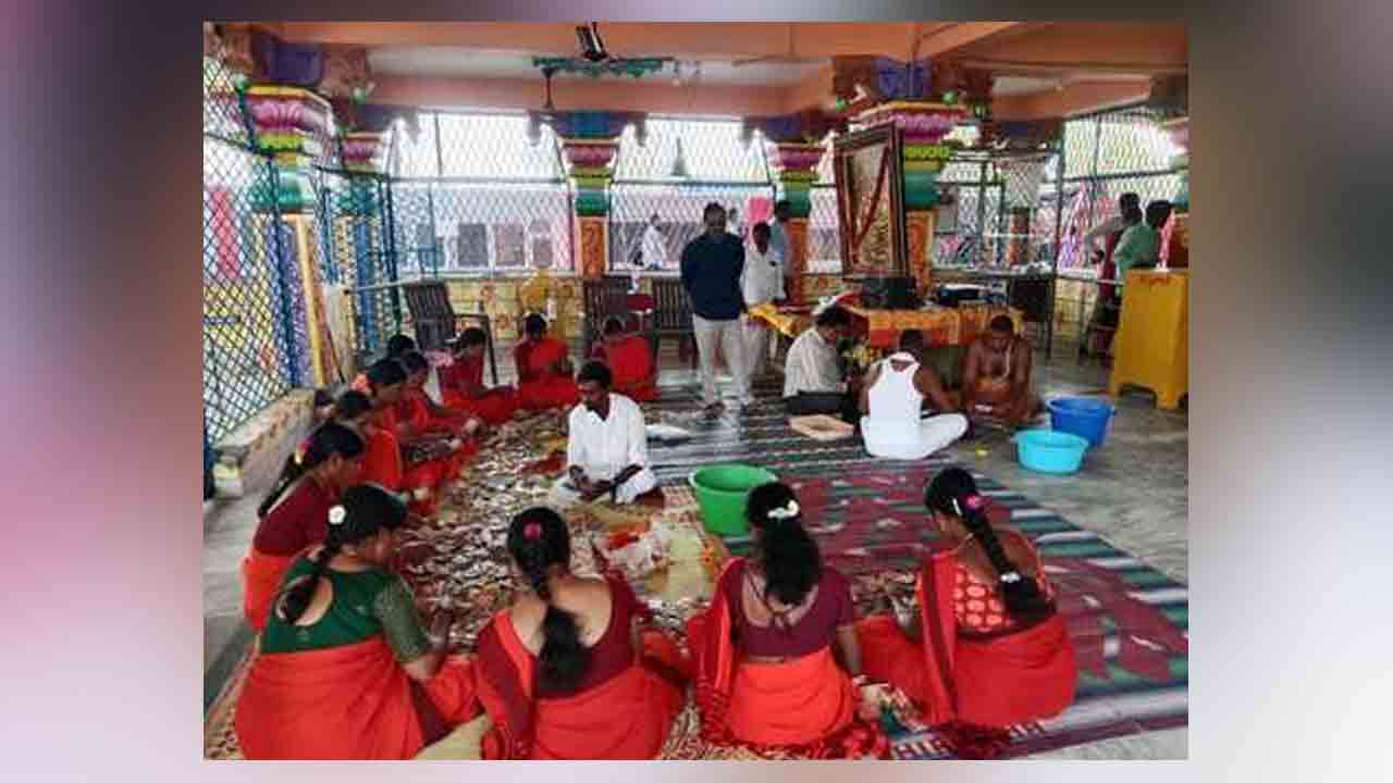 Chukkapur Hundi | చుక్కాపూర్‌ లక్ష్మీ నరసింహ స్వామి ఆలయ హుండీ లెక్కింపు