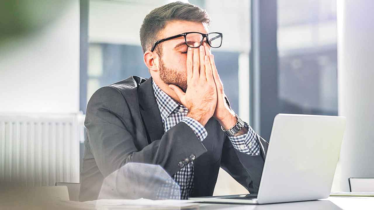 IT Employees | రోగాల ఊబిలో ఐటీ ఉద్యోగులు!