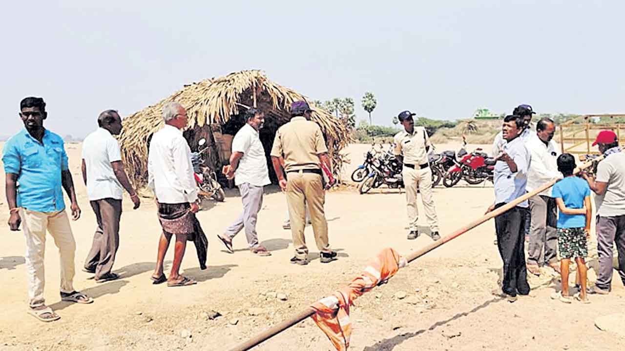 మానేరుపై అక్రమ వసూళ్ల దందాకు చెక్‌