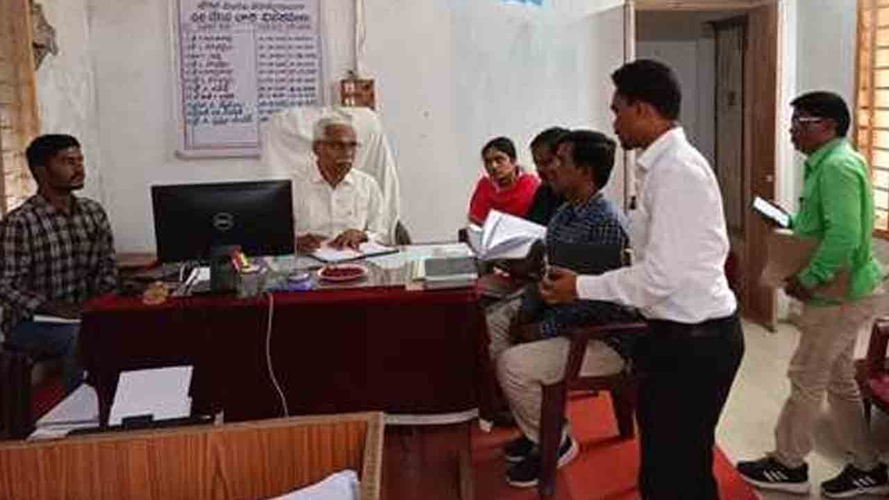 Irrigation Water | చివరి భూముల వరకు సాగునీరు అందించాలి : జాయింట్ కలెక్టర్ శ్రీనివాస్ రెడ్డి