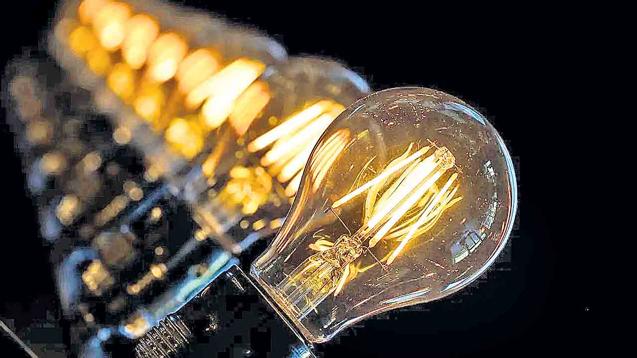 Supersolid Light | ఏకంగా కాంతినే ఘనీభవింపజేశారు.. ఇటలీ శాస్త్రవేత్తల అద్భుత ఆవిష్కరణ