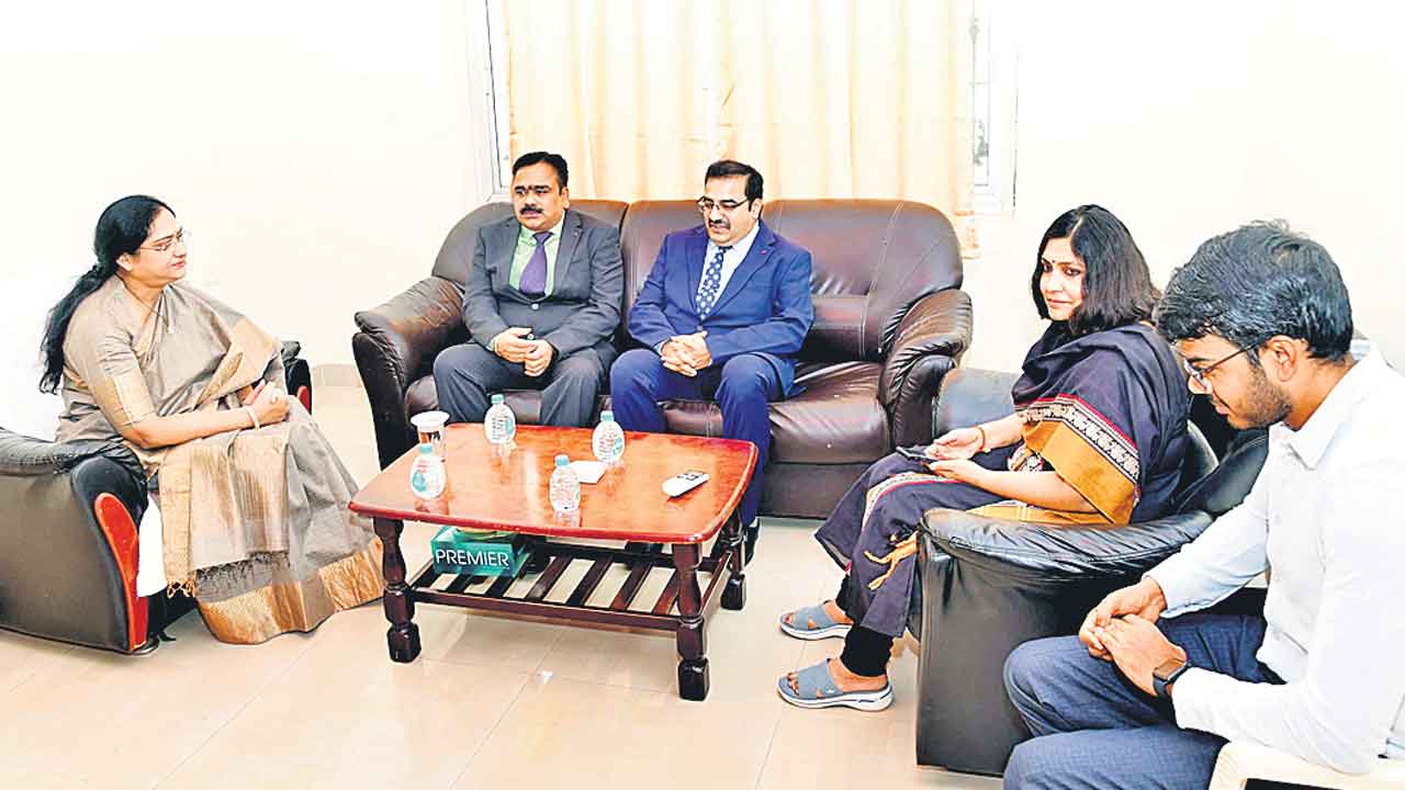 పాలమూరులో డిజిటలైజేషన్‌ ఆఫ్‌ రికార్డు సెంటర్‌