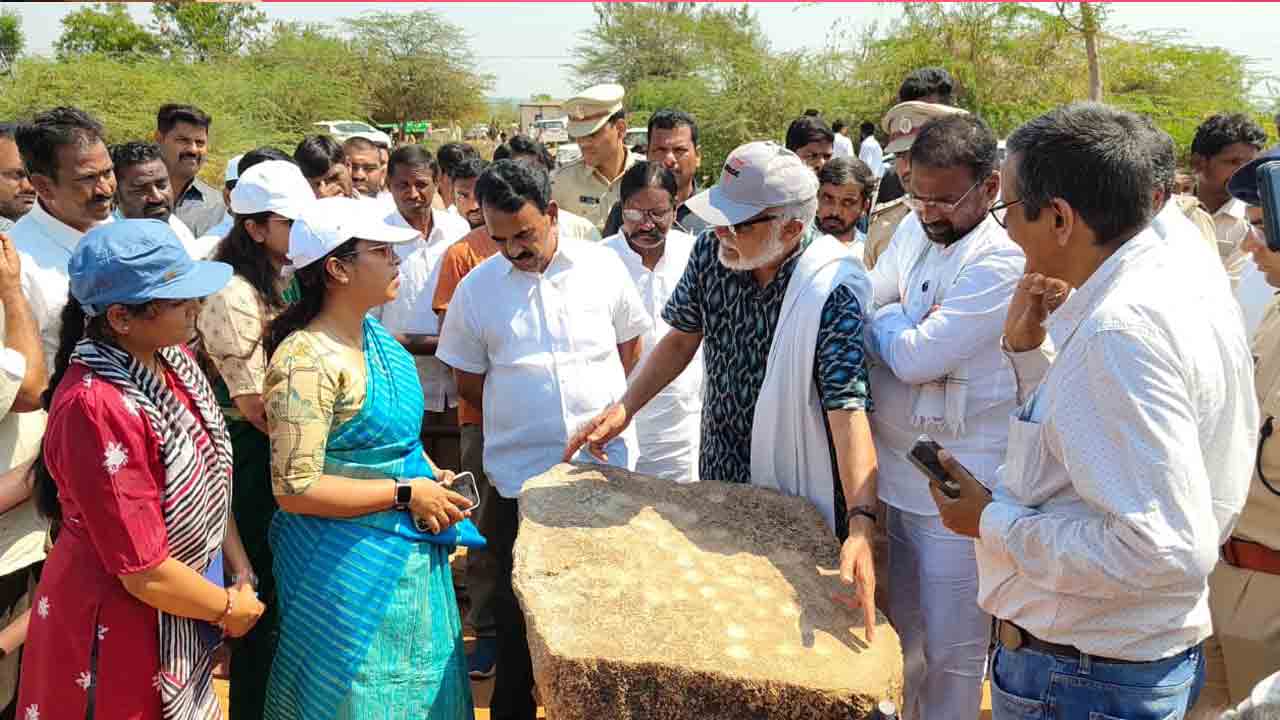 Jupally Krishna Rao | ముడుమాల్ నిలువు రాళ్ల పరిరక్షణకు చర్యలు.. యూనెస్కో శాశ్వత గుర్తింపు కోసం కృషి : మంత్రి జూపల్లి కృష్ణారావు