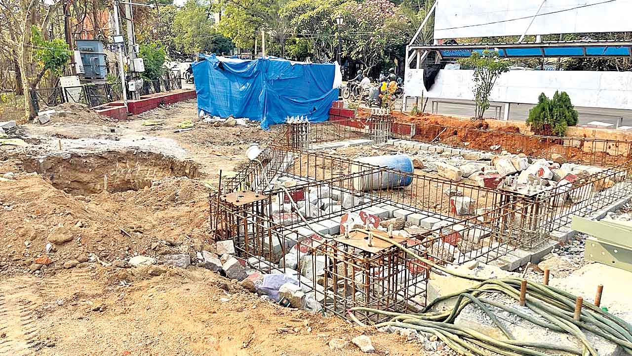 KBR Park | ‘మల్టీ లెవల్‌’ కబ్జా.. కేబీఆర్‌ పార్క్‌ వద్ద నిబంధనలకు విరుద్ధంగా నిర్మాణం