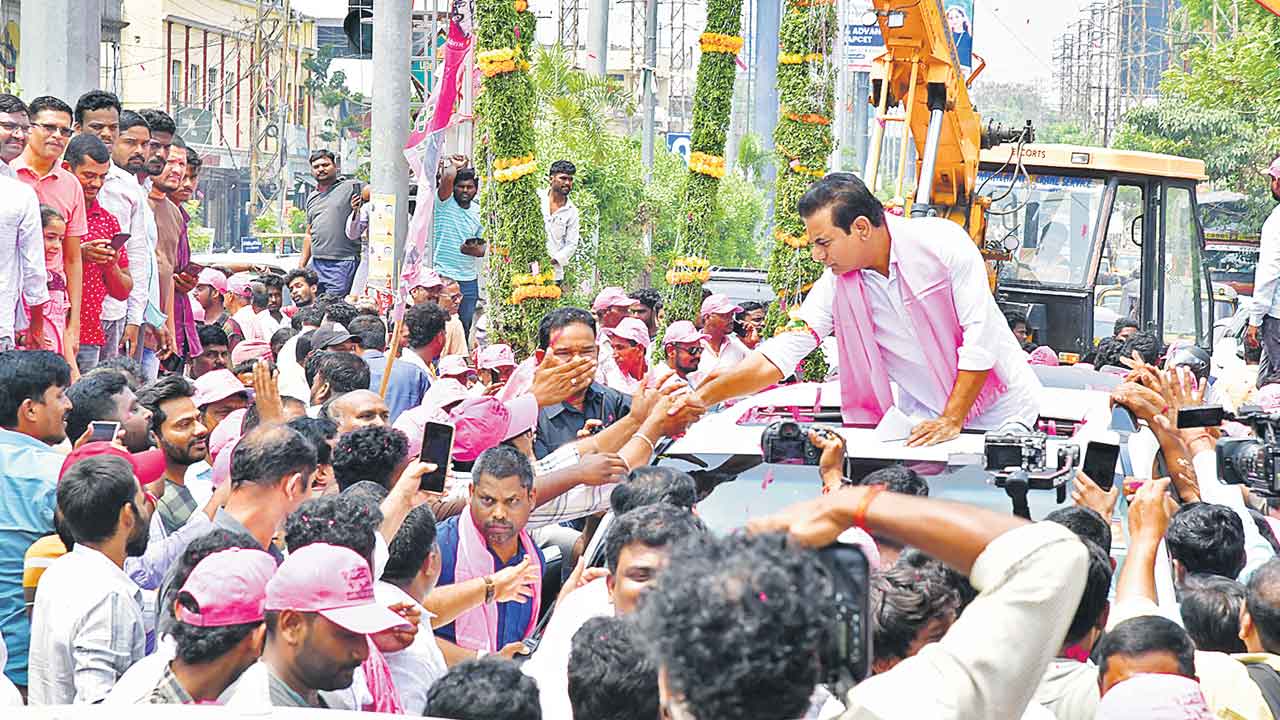 చెక్కు చెదరని అభిమానం